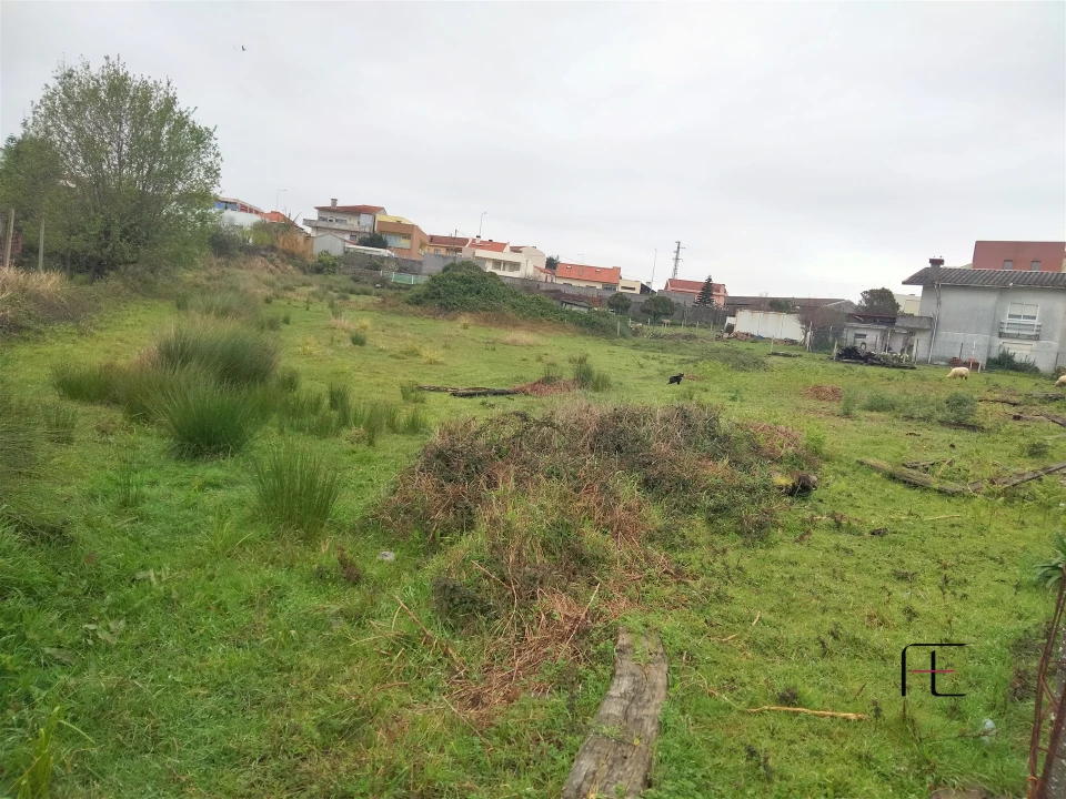 Terreno para Venda em Mafamude e Vilar do Paraíso Foto 3