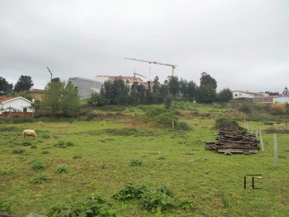 Terreno para Venda em Mafamude e Vilar do Paraíso Foto 1