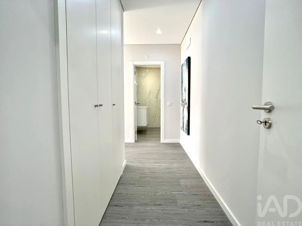 Apartamento T3 para Venda em Quelfes Foto 19