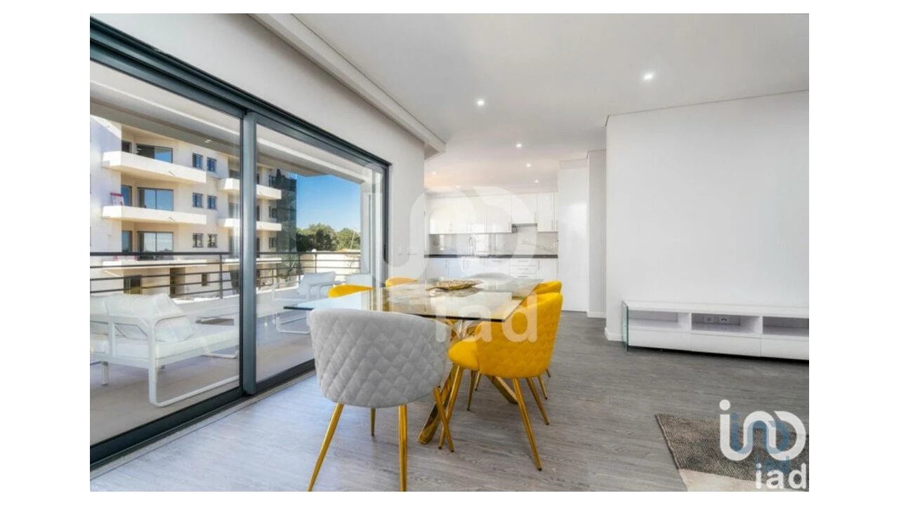 Apartamento T3 para Venda em Quelfes Foto 4