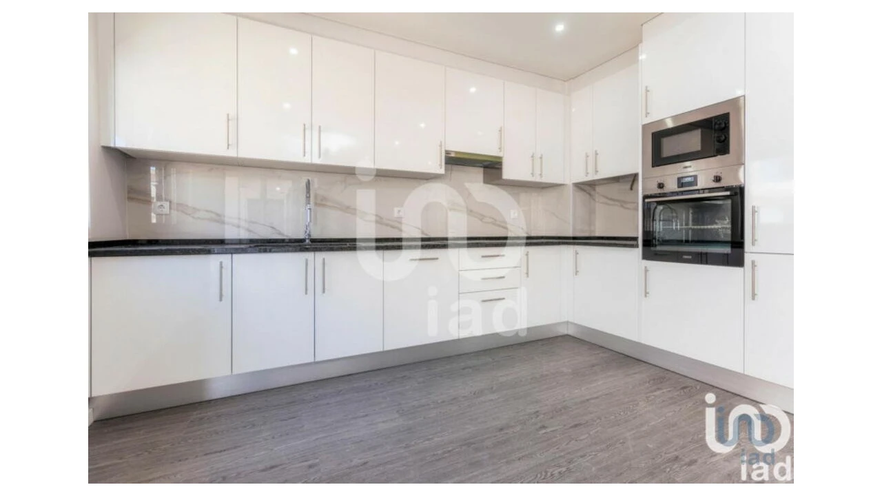 Apartamento T3 para Venda em Quelfes Foto 5