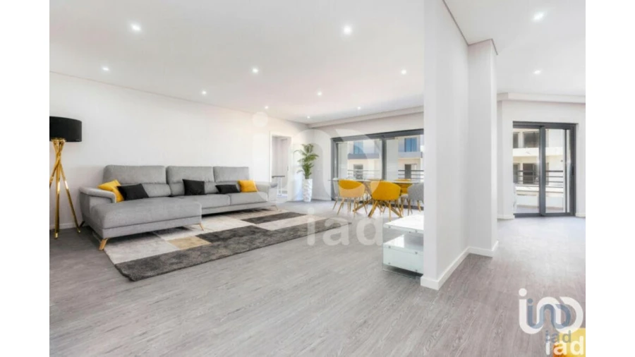 Apartamento T3 para Venda em Quelfes Foto 2