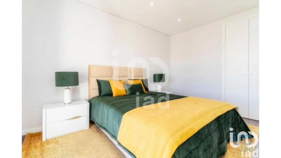 Apartamento T3 para Venda em Quelfes Foto 11