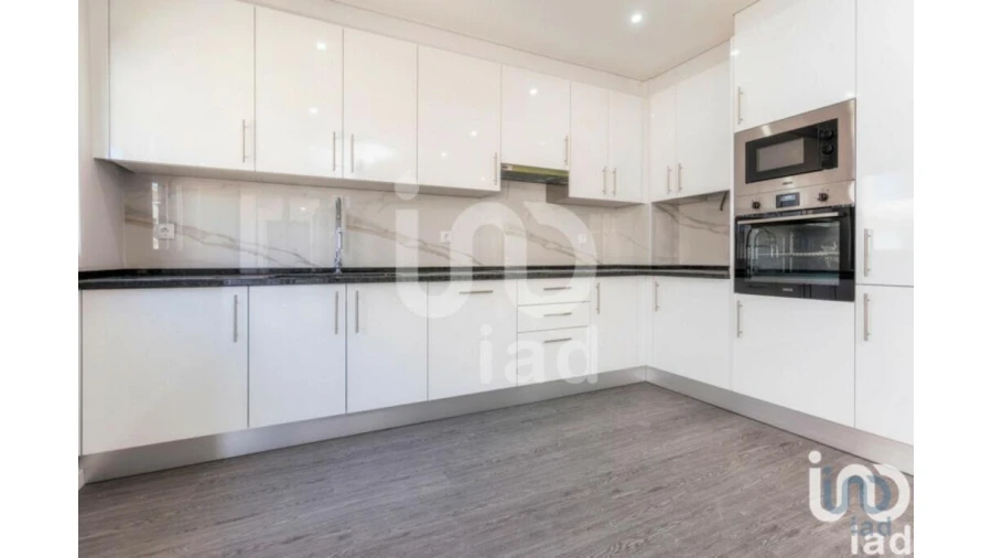 Apartamento T3 para Venda em Quelfes Foto 5