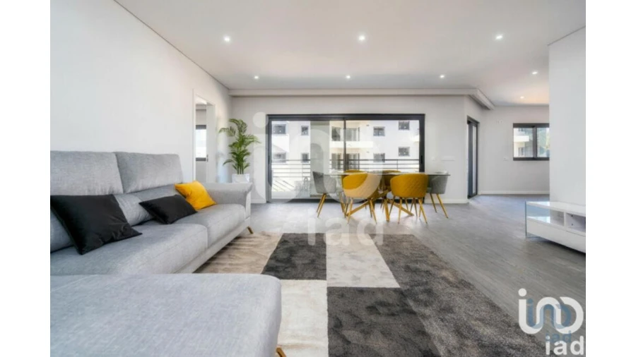 Apartamento T3 para Venda em Quelfes