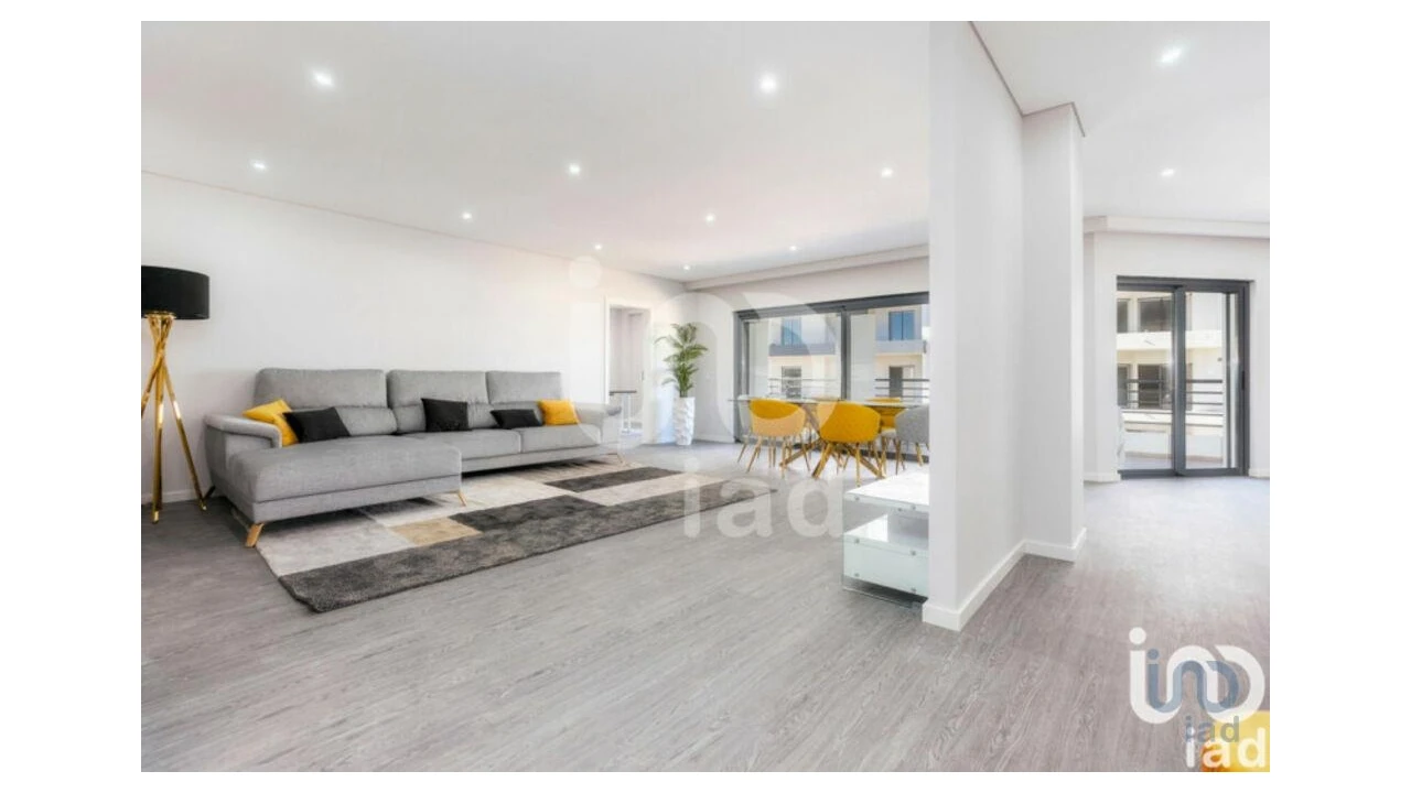 Apartamento T3 para Venda em Quelfes Foto 2