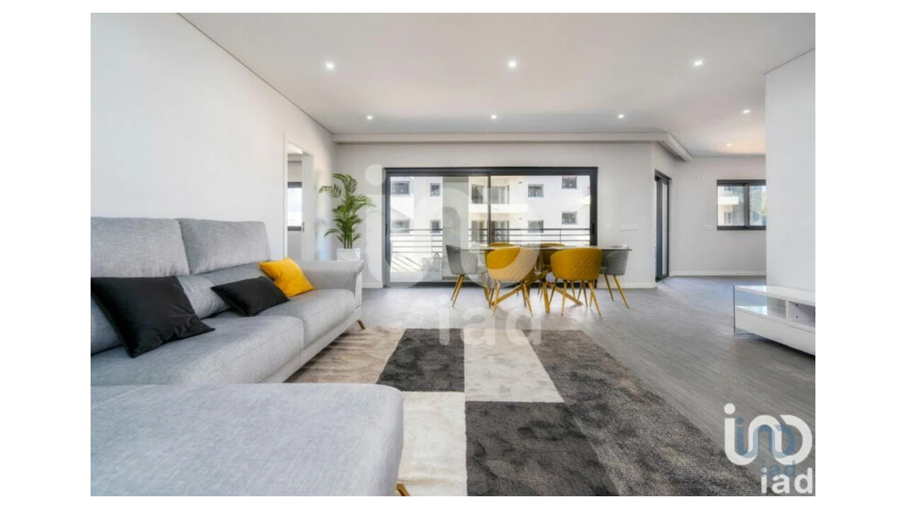 Apartamento T3 para Venda em Quelfes Foto 4