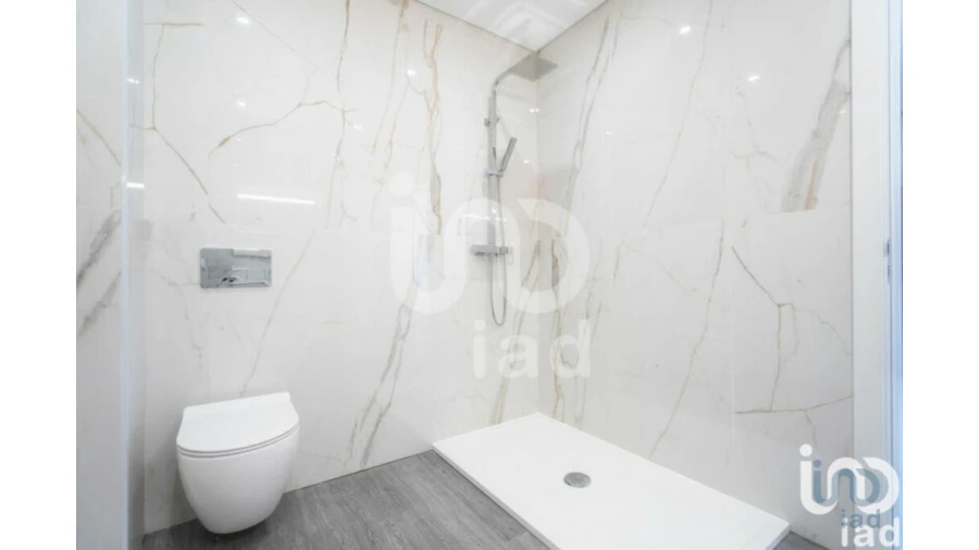 Apartamento T3 para Venda em Quelfes Foto 10