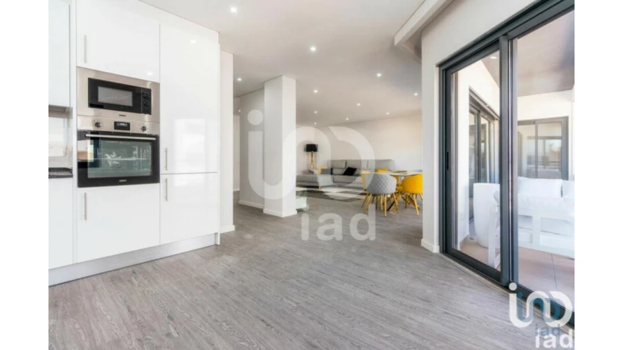 Apartamento T3 para Venda em Quelfes Foto 6