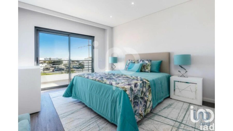 Apartamento T3 para Venda em Quelfes Foto 8