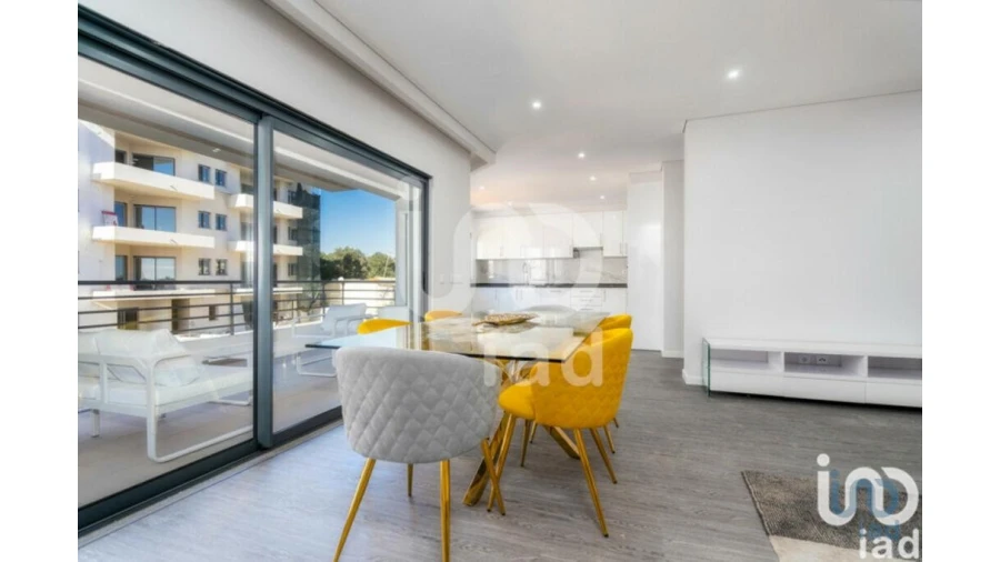 Apartamento T3 para Venda em Quelfes Foto 1