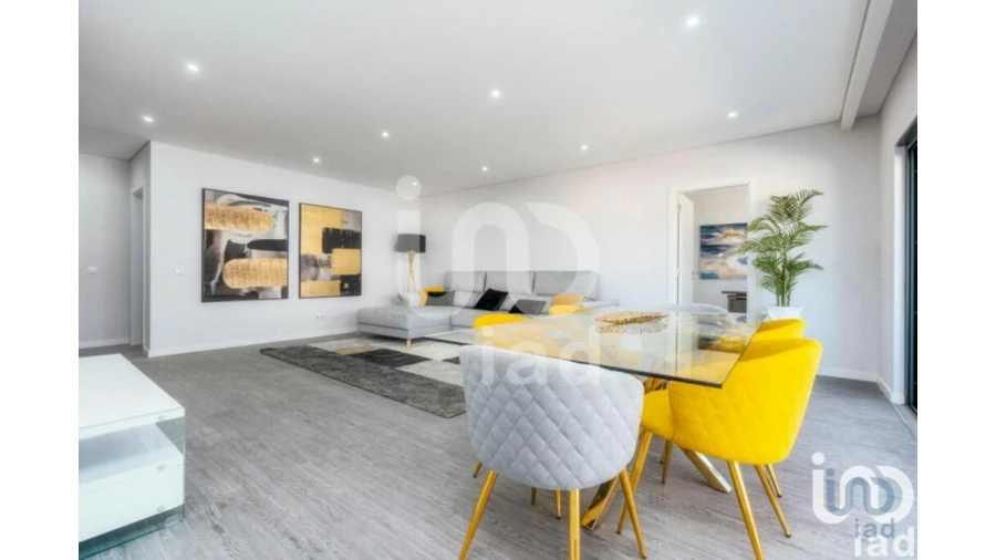 Apartamento T3 para Venda em Quelfes Foto 3