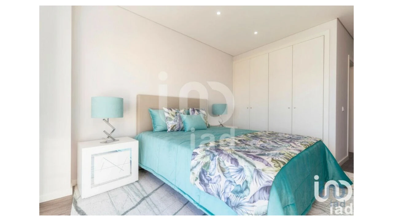 Apartamento T3 para Venda em Quelfes Foto 9