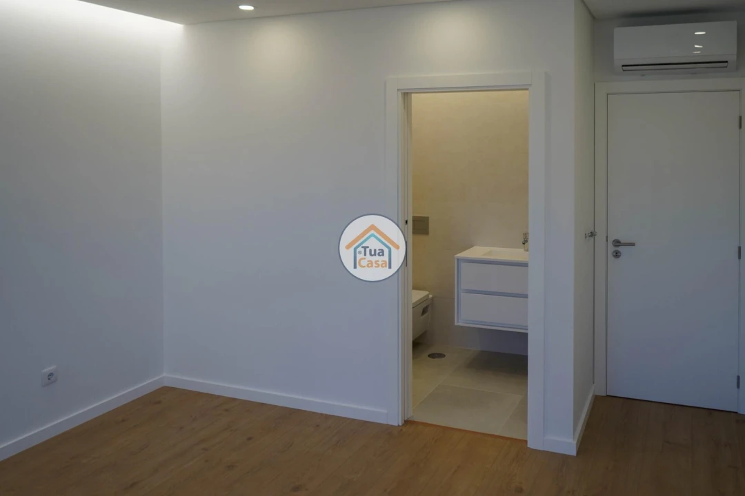 Apartamento T1 para Venda em Ranhados Foto 3