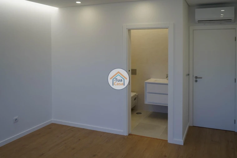 Apartamento T1 para Venda em Ranhados Foto 3