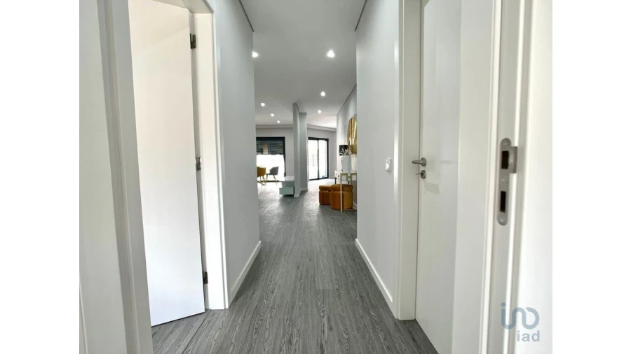 Apartamento T3 para Venda em Quelfes Foto 12