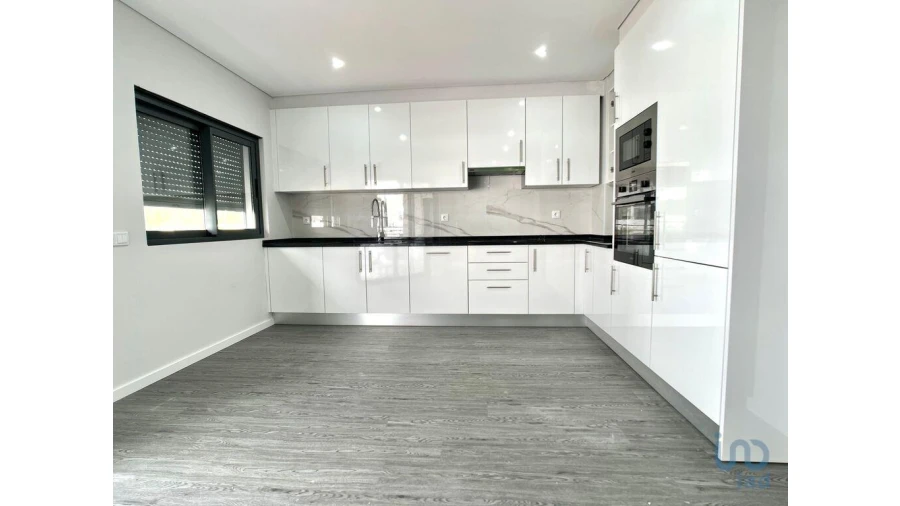 Apartamento T3 para Venda em Quelfes Foto 9