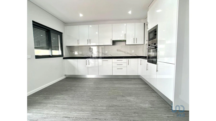 Apartamento T3 para Venda em Quelfes Foto 9