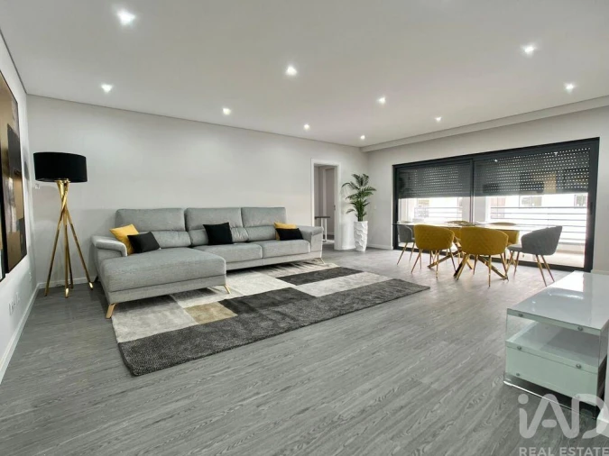 Apartamento T3 para Venda em Quelfes Foto 23