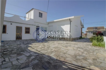 Moradia T3 para Venda em Perafita, Lavra e Santa Cruz do Bispo