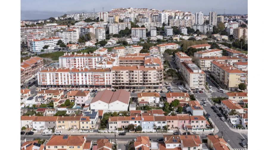Terreno Comércio / Armazém para Venda em Queluz e Belas Foto 16