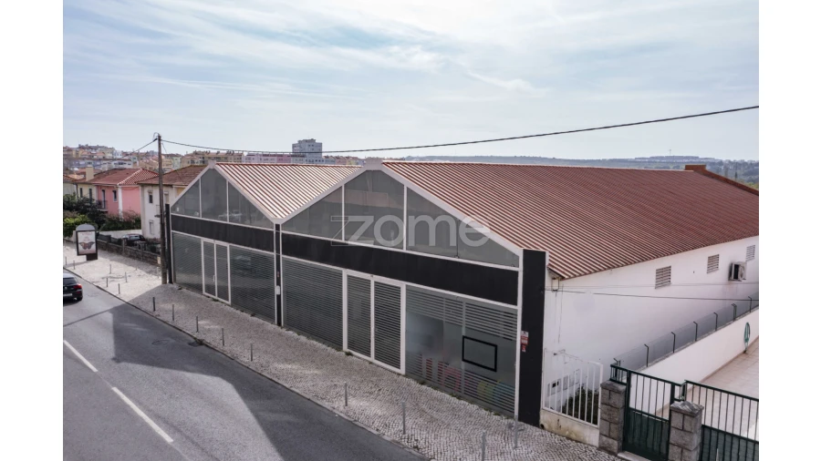 Terreno Comércio / Armazém para Venda em Queluz e Belas Foto 2