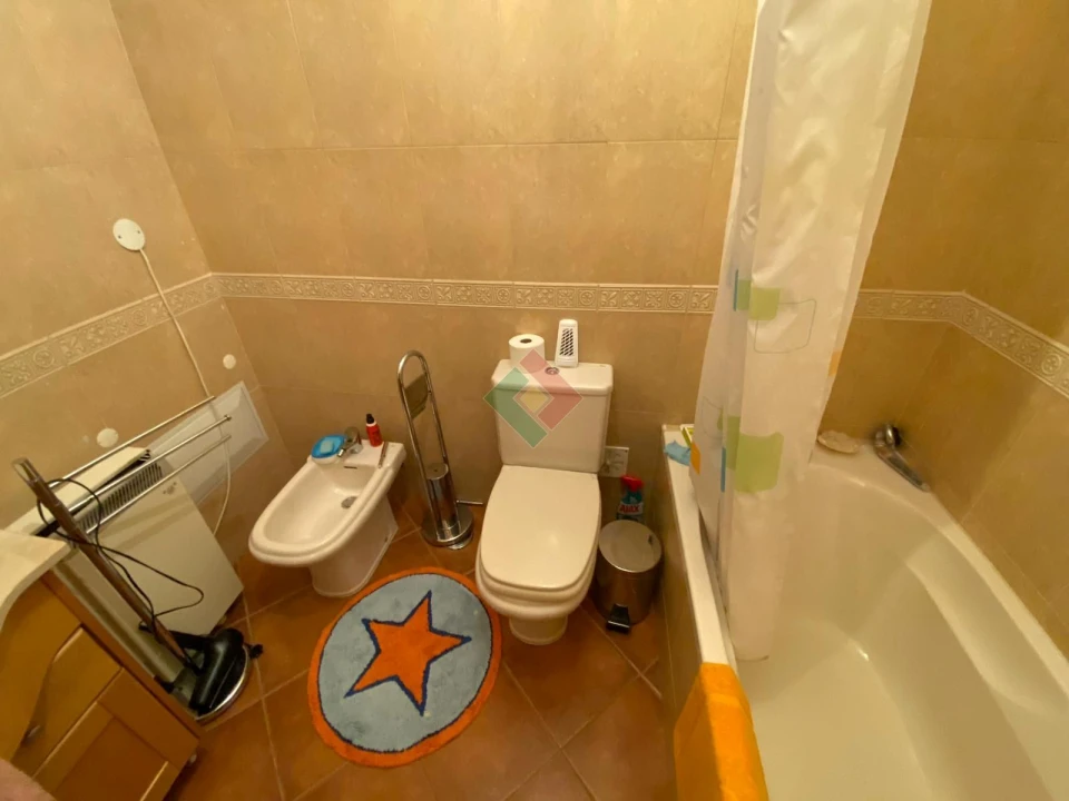 Apartamento T1 para Venda em Sé e São Lourenço Foto 12