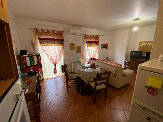 Apartamento T1 para Venda em Sé e São Lourenço Foto 3