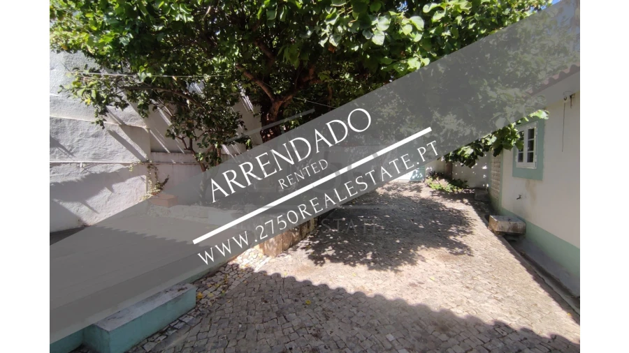 Moradia T2 para Arrendamento em Carcavelos e Parede