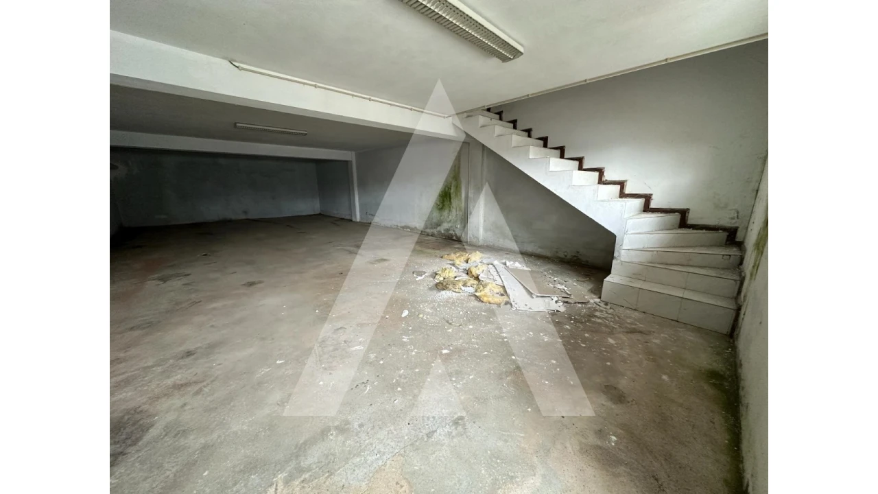 Loja para Arrendamento em Oiã Foto 7