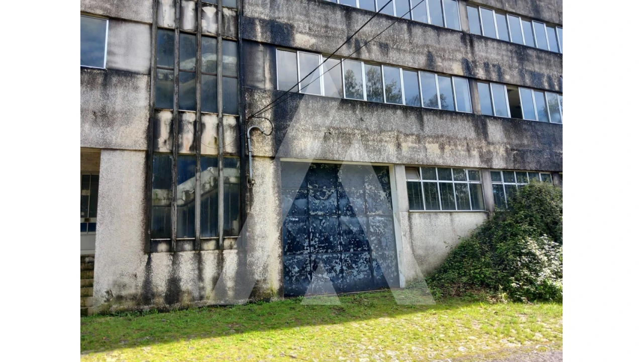Armazém para Venda em Macieira de Cambra Foto 3