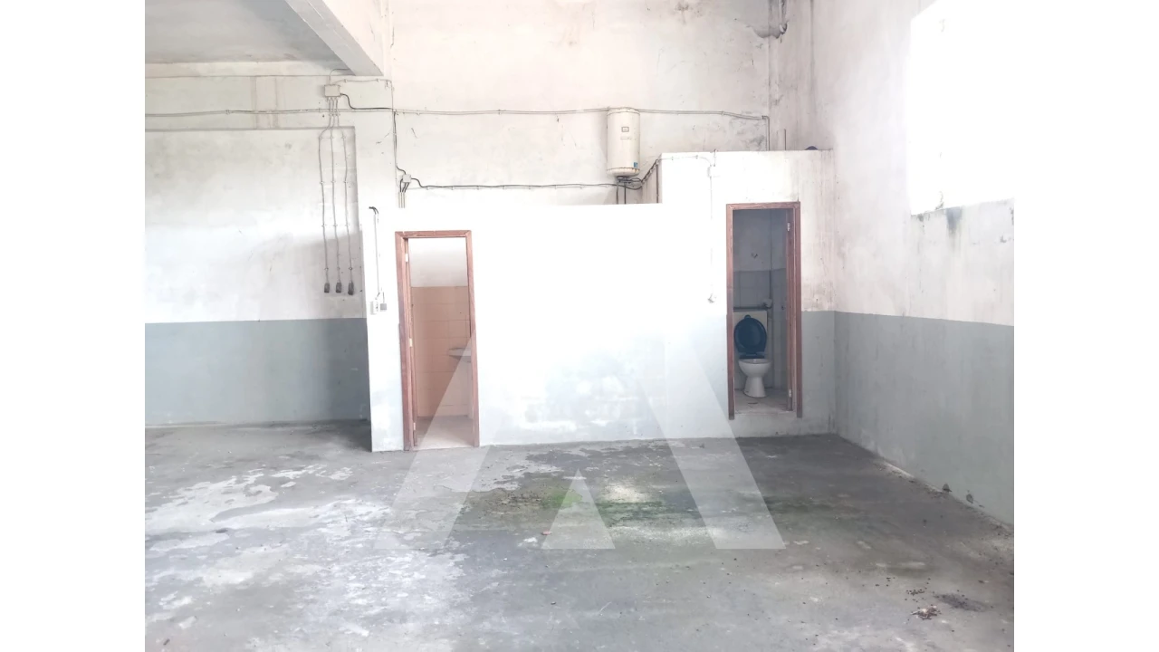 Armazém para Venda em Macieira de Cambra Foto 6