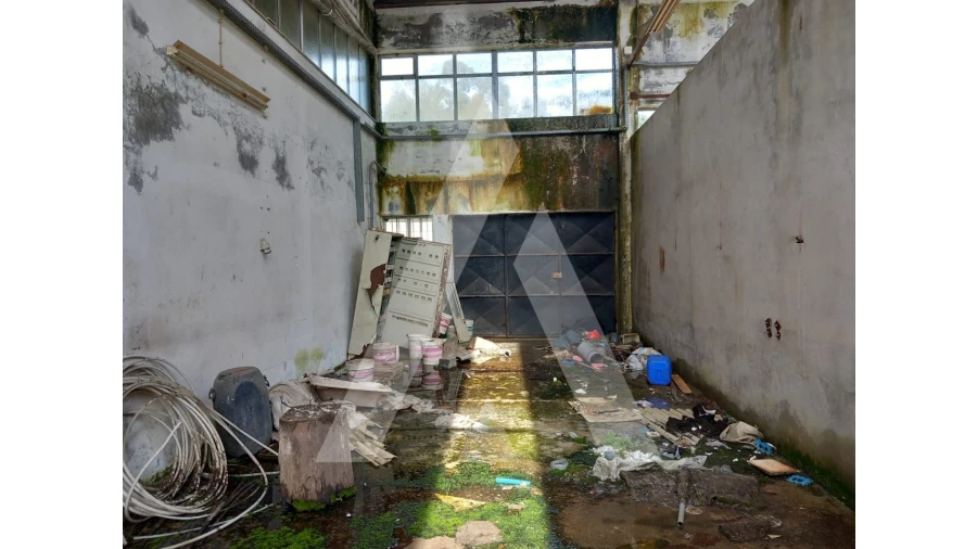 Armazém para Venda em Macieira de Cambra Foto 9