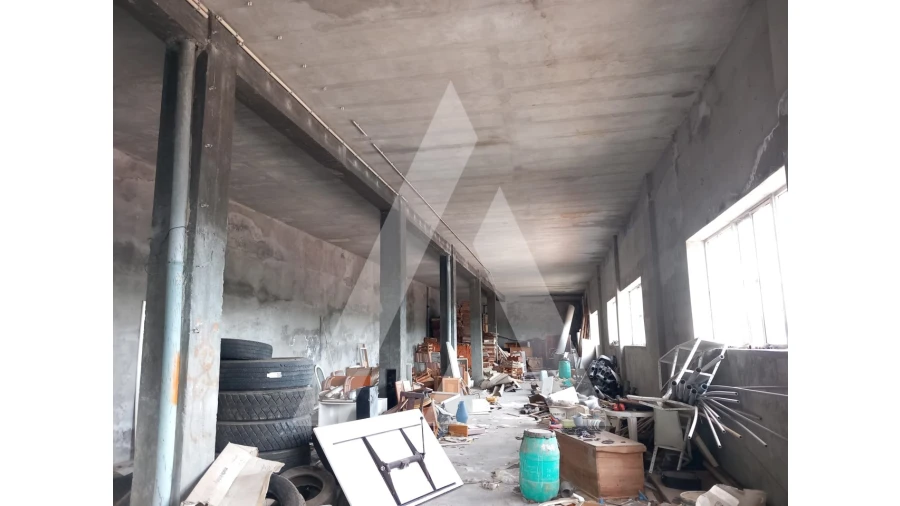 Armazém para Venda em Macieira de Cambra Foto 11