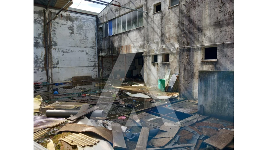 Armazém para Venda em Macieira de Cambra Foto 14