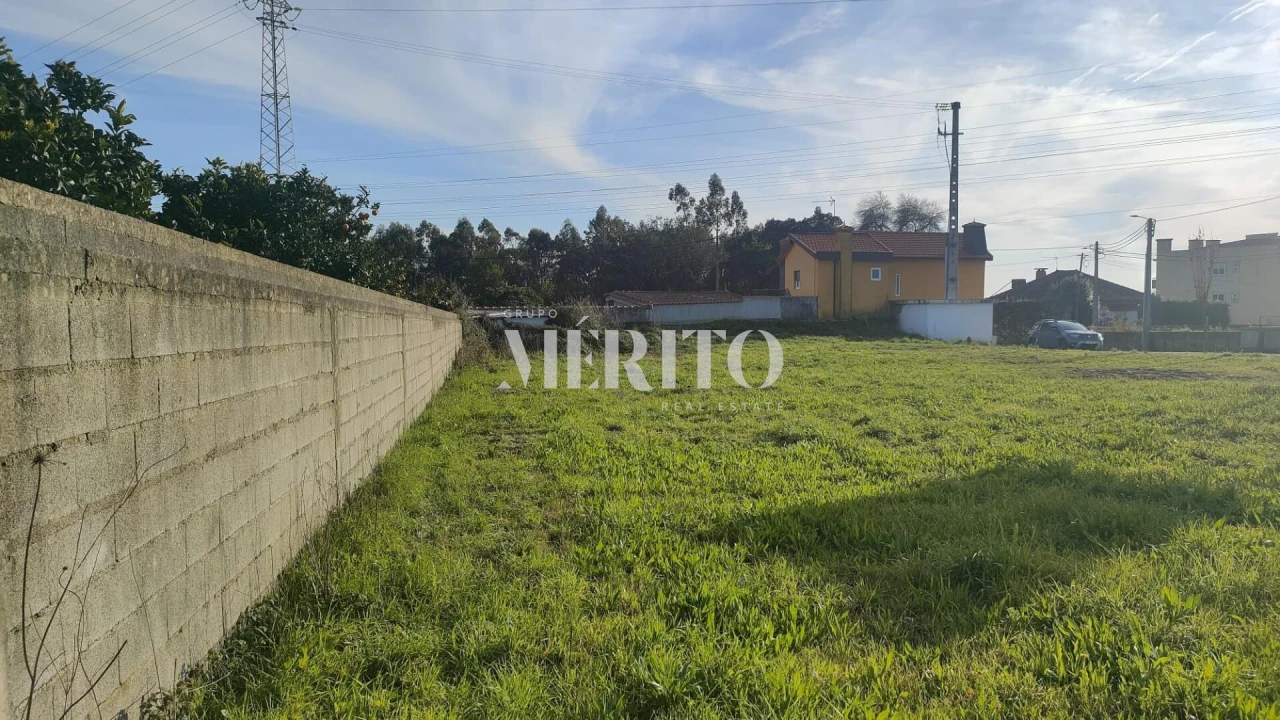 Terreno para Venda em Gião Foto 2