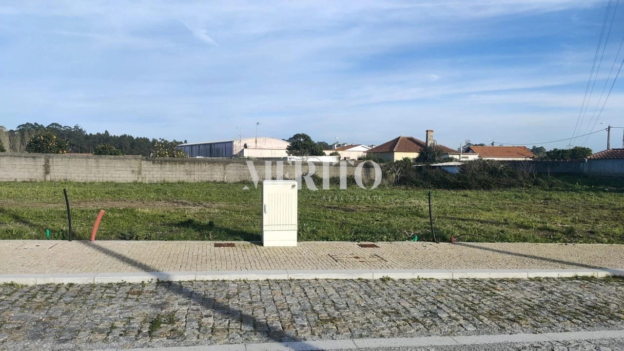 Terreno para Venda em Gião Foto 1