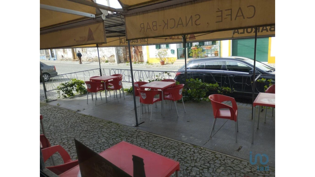 Moradia T10 para Venda em Gafete Foto 12