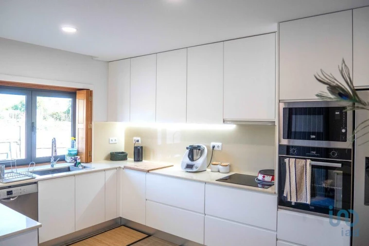 Moradia T4 para Venda em Santa Comba Foto 3