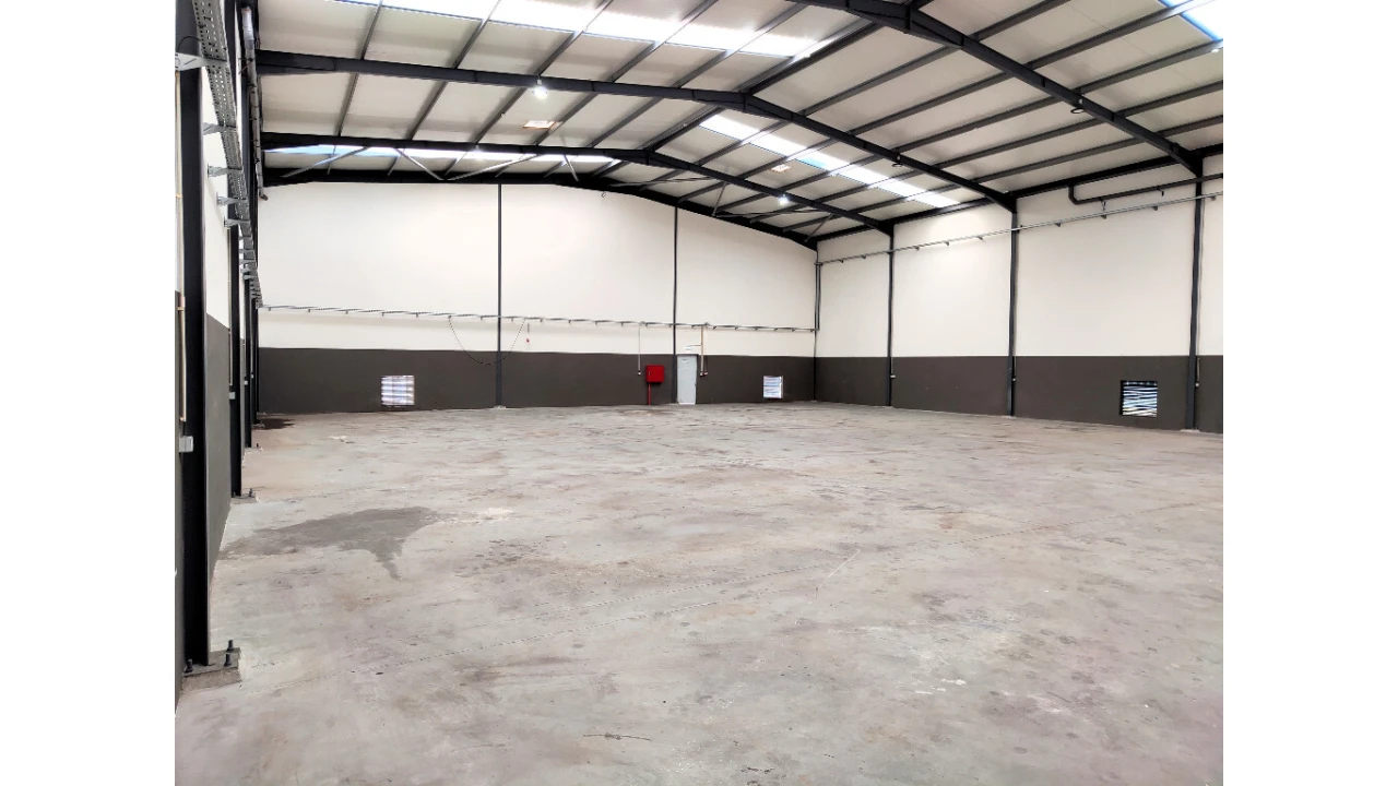 Armazém para Arrendamento em Grijó e Sermonde Foto 1