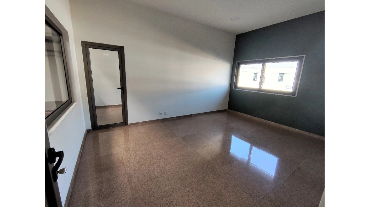 Armazém para Venda em Grijó e Sermonde Foto 5