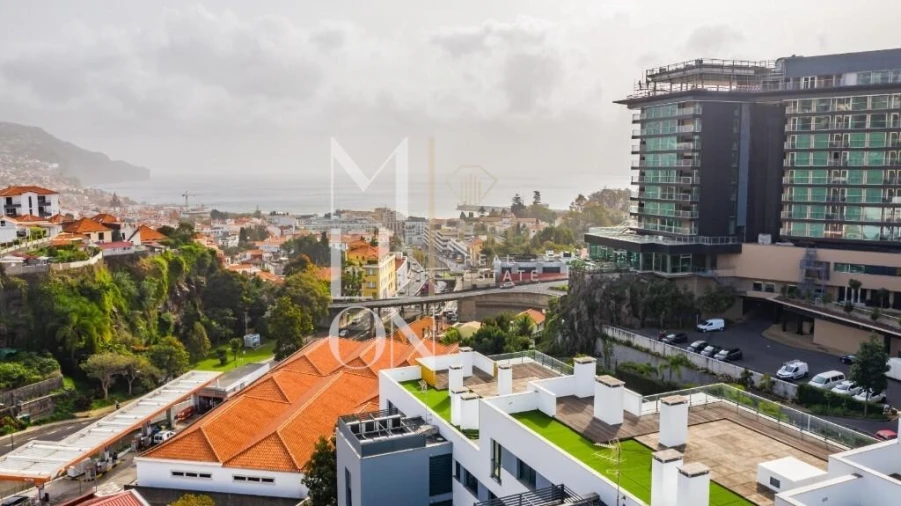 Terreno para Venda em Funchal (São Pedro) Foto 3
