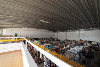 Armazém para Venda em Romeira e Várzea