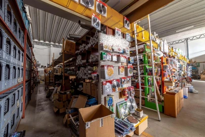 Armazém para Venda em Romeira e Várzea