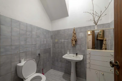 Armazém para Venda em Romeira e Várzea
