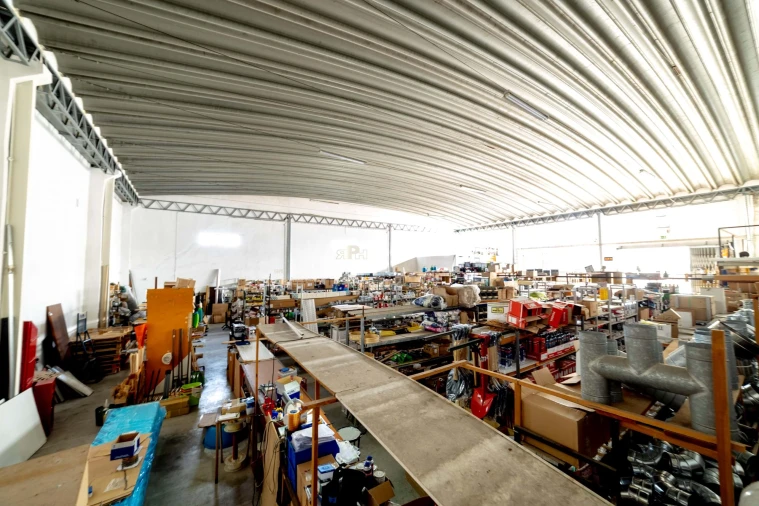 Armazém para Venda em Romeira e Várzea