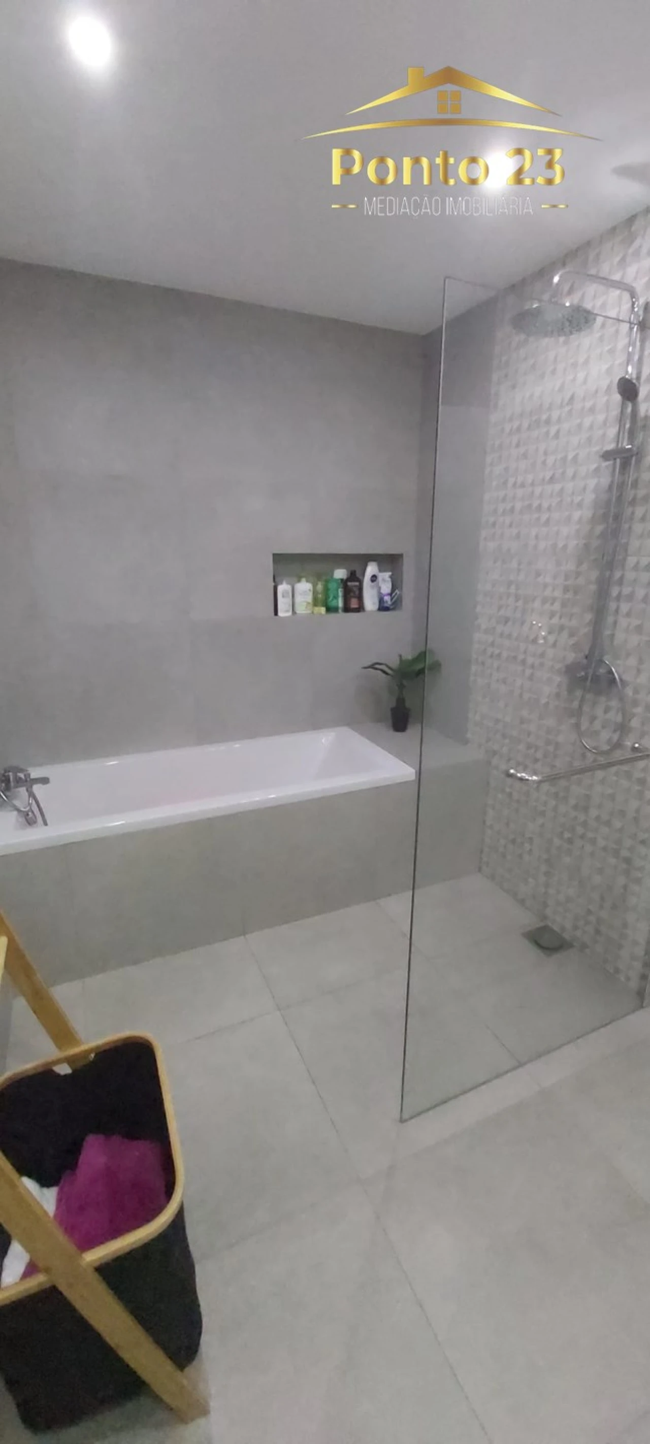 Moradia T4 para Venda em São Roque Foto 23