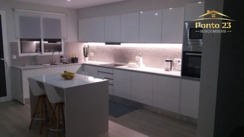 Moradia T4 para Venda em São Roque