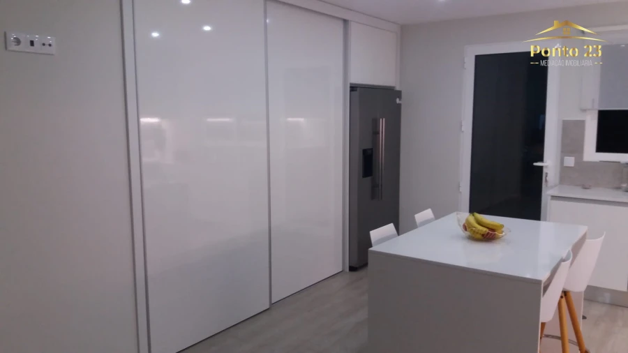 Moradia T4 para Venda em São Roque Foto 15