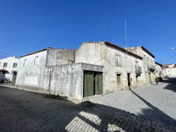 Moradia T8 para Venda em Póvoa de Rio de Moinhos e Cafede